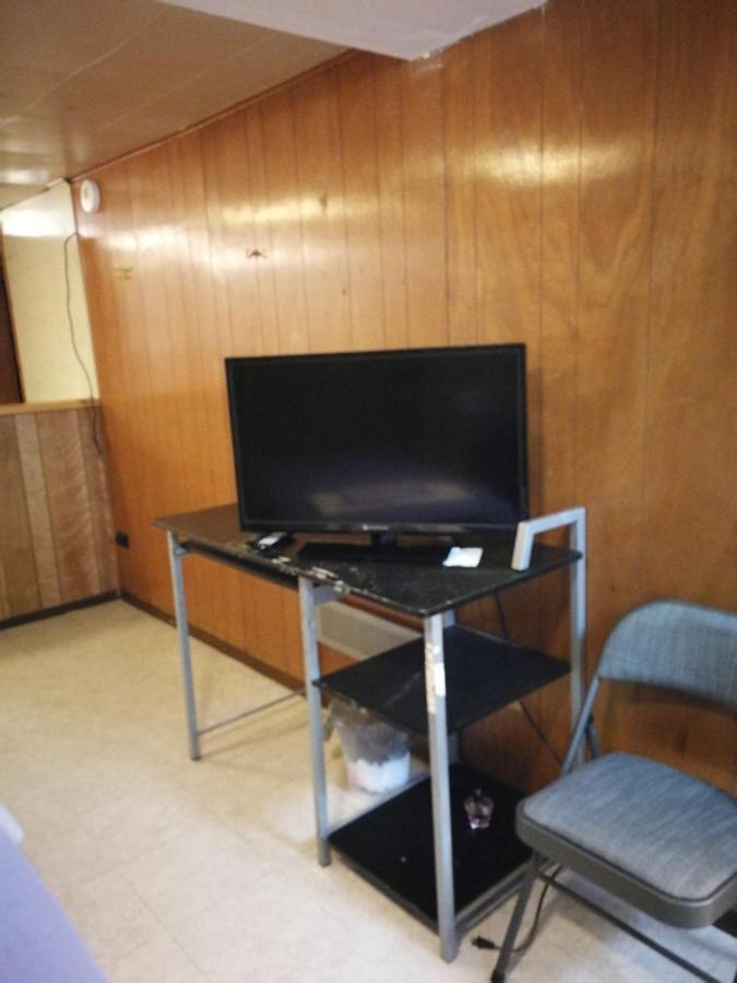 834 Happy -peaceful Private Rms With Laundry Chicago Heights