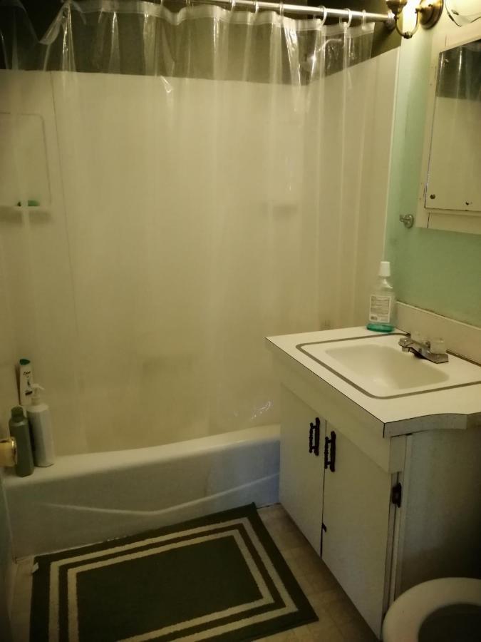 834 Happy -peaceful Private Rms With Laundry *